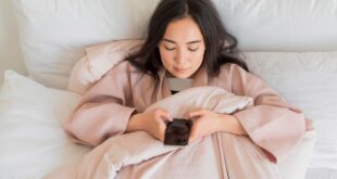 Stop Kebiasaan Ini! 5 Cara Aman 'Istirahatkan' HP Saat Kamu Terlelap