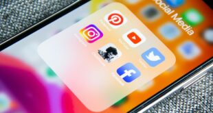 Trophy Girlfriend, Lebih dari Sekadar Status di Sosmed?