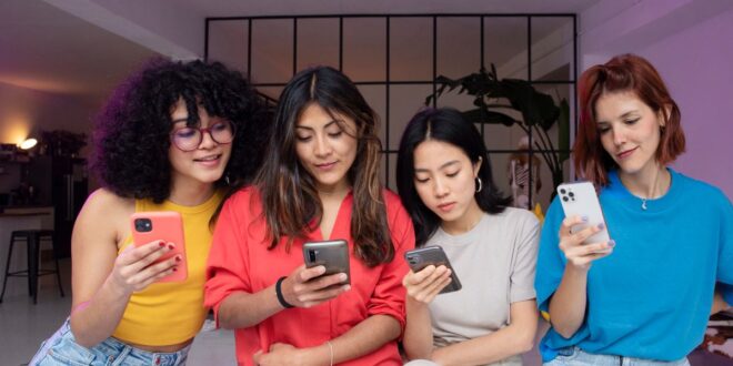 Indonesia Diprediksi Makin Online, Lebih dari 229 Juta Pengguna Internet di 2025!